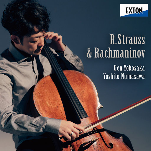 美女露出内裤来让男人摸
